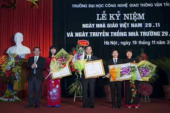 Kỷ niệm 32 năm Ngày nhà giáo Việt Nam 20-11 và 69 năm ngày truyền thống nhà trường 29-11