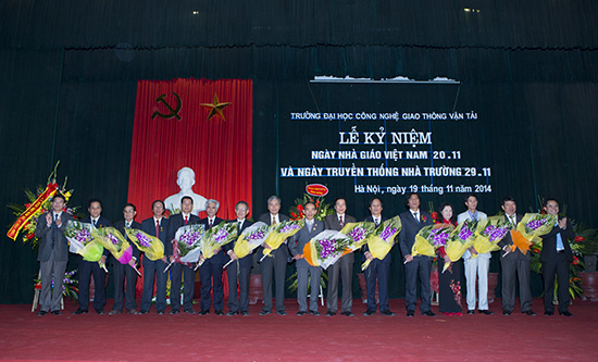 Kỷ niệm 32 năm Ngày nhà giáo Việt Nam 20-11 và 69 năm ngày truyền thống nhà trường 29-11