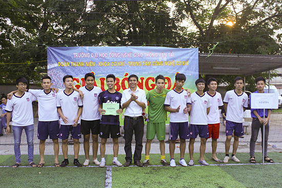 Bế mạc giải bóng đá sinh viên cơ khí 2014