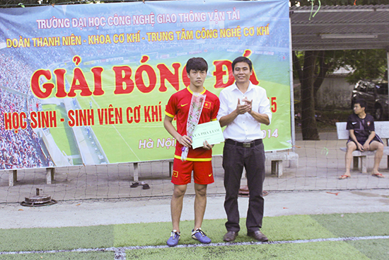 Bế mạc giải bóng đá sinh viên cơ khí 2014