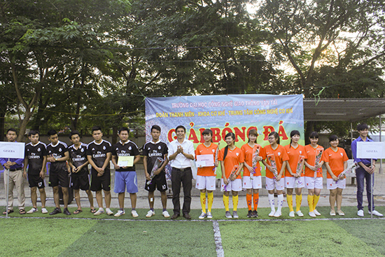 Bế mạc giải bóng đá sinh viên cơ khí 2014