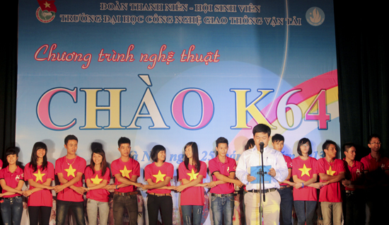 chao-tan-sinh-vien-khoa-64