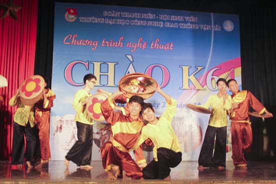 chao-tan-sinh-vien-khoa-64