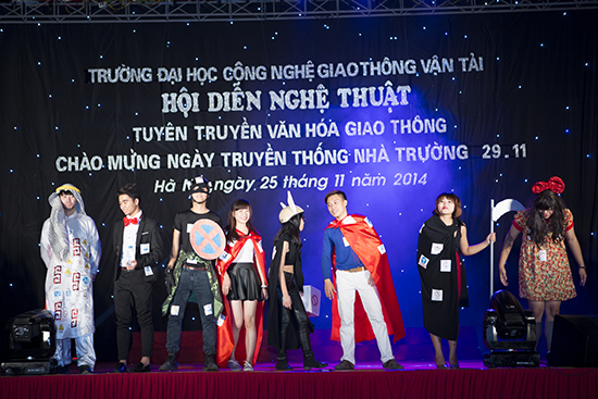 Rực rỡ sắc màu chương trình nhạc hội văn hóa giao thông, chào K65