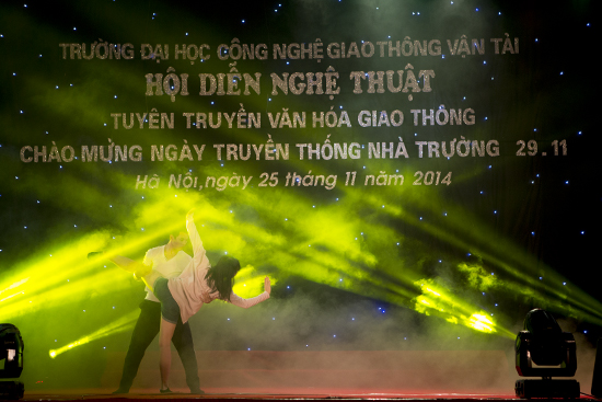 Rực rỡ sắc màu chương trình nhạc hội văn hóa giao thông, chào K65