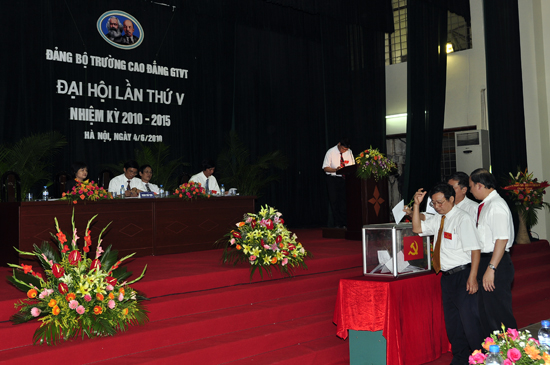 Đại hội Đảng bộ lần thứ V trường Cao đẳng GTVT