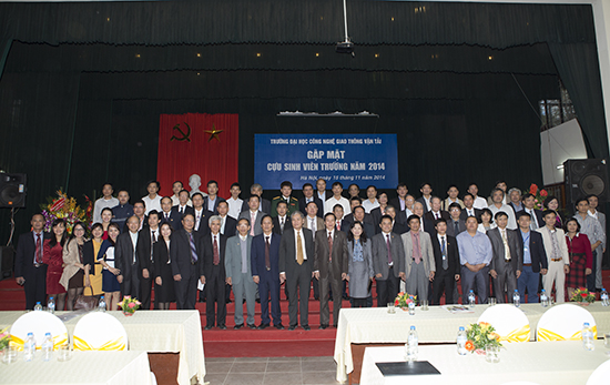 Gặp mặt cựu sinh viên trường năm 2014