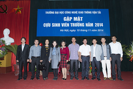 Gặp mặt cựu sinh viên trường năm 2014