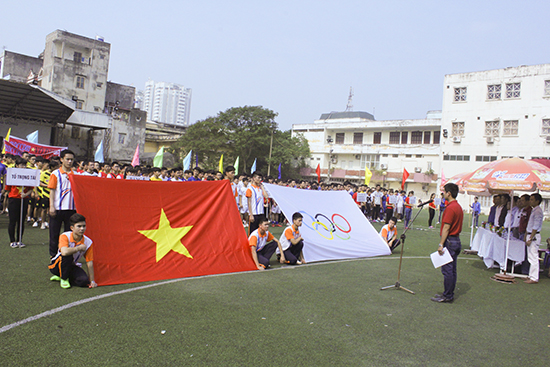 Khai mạc giải bóng đá sinh viên khoa công trình năm 2014