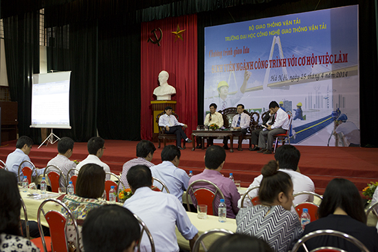Giao lưu sinh viên với cơ hội việc làm 2014