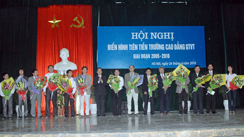 Hội nghị điển hình tiên tiến Cao đẳng GTVT 2010