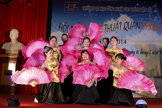 Hội diễn nghệ thuật quần chúng lần thứ 2 năm 2014