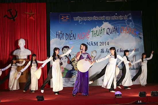 Hội diễn nghệ thuật quần chúng lần thứ 2 năm 2014