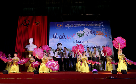 Hội diễn nghệ thuật quần chúng lần thứ 2 năm 2014