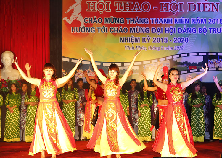 Hội diễn văn nghệ Chào mừng Tháng Thanh niên năm 2015 tại Cơ sở đào tạo Vĩnh Phúc