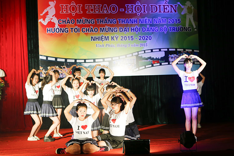 Hội diễn văn nghệ Chào mừng Tháng Thanh niên năm 2015 tại Cơ sở đào tạo Vĩnh Phúc
