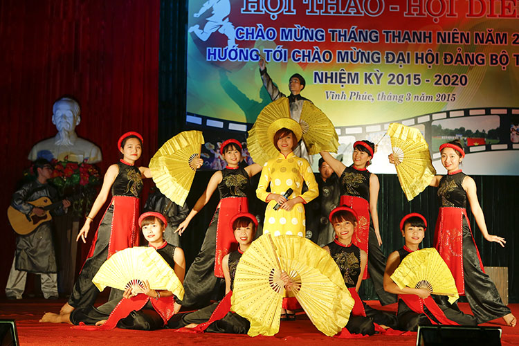 Hội diễn văn nghệ Chào mừng Tháng Thanh niên năm 2015 tại Cơ sở đào tạo Vĩnh Phúc