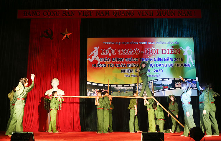 Hội diễn văn nghệ Chào mừng Tháng Thanh niên năm 2015 tại Cơ sở đào tạo Vĩnh Phúc