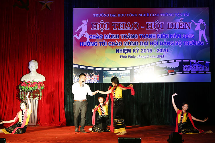 Hội diễn văn nghệ Chào mừng Tháng Thanh niên năm 2015 tại Cơ sở đào tạo Vĩnh Phúc