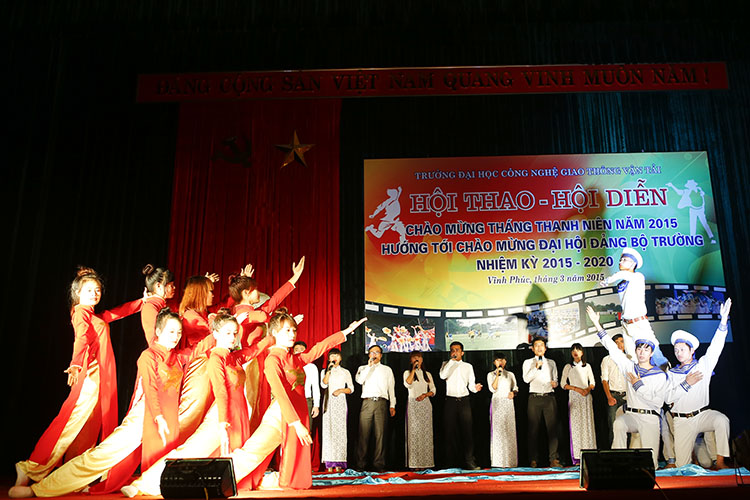 Hội diễn văn nghệ Chào mừng Tháng Thanh niên năm 2015 tại Cơ sở đào tạo Vĩnh Phúc