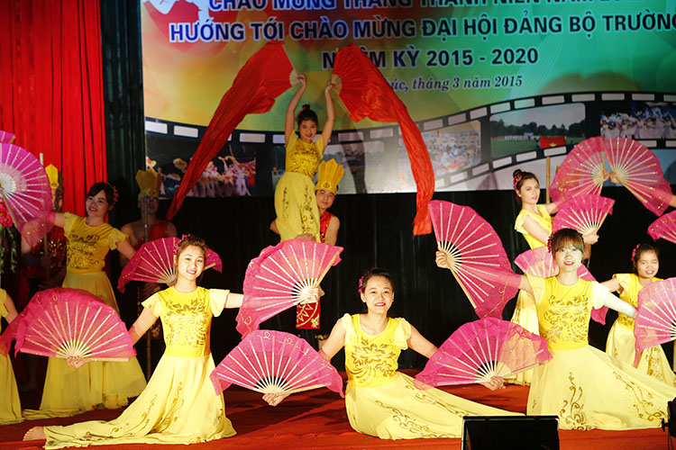 Hội diễn văn nghệ Chào mừng Tháng Thanh niên năm 2015 tại Cơ sở đào tạo Vĩnh Phúc