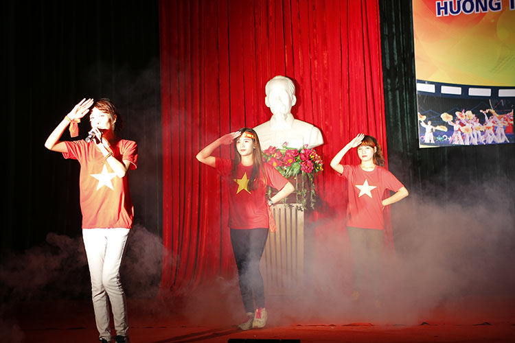 Hội diễn văn nghệ Chào mừng Tháng Thanh niên năm 2015 tại Cơ sở đào tạo Vĩnh Phúc