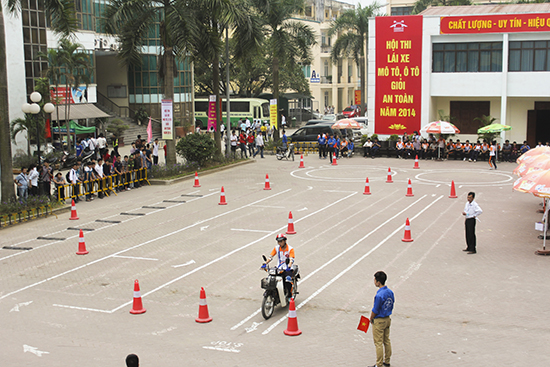 Hội thi lái xe mô tô giỏi, an toàn năm 2014