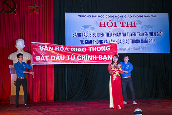 Hội thi sáng tác, biểu diễn tiểu phẩm tuyên truyền các luật về giao thông và văn hóa giao thông năm 2014