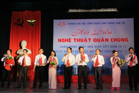 (utt.vn)Hội diễn nghệ thuật quần chúng năm 2011