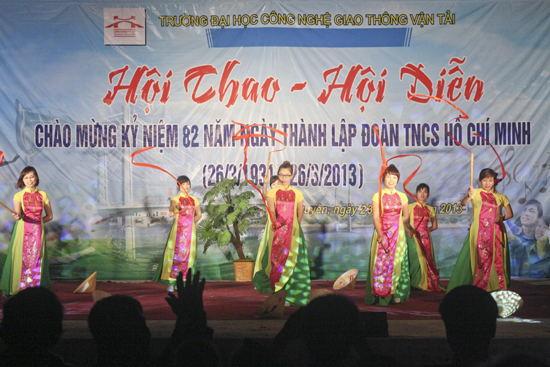 Hội thao Hội diễn Đại học Công nghệ GTVT 2013