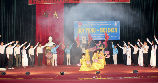 Hội thao Hội diễn Đại học Công nghệ GTVT 2013