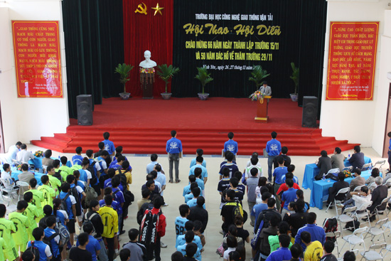 (utt.edu.vn)Hội thao hội diễn 2011 (utt.edu.vn)Hội thao hội diễn 2011