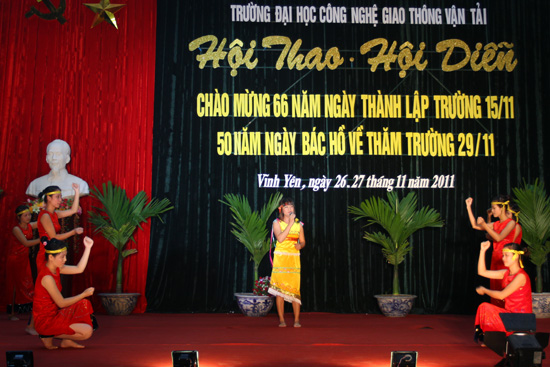 (utt.edu.vn)Hội thao hội diễn 2011 (utt.edu.vn)Hội thao hội diễn 2011