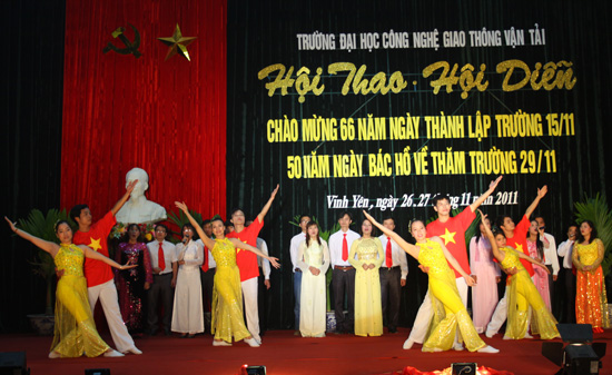 (utt.edu.vn)Hội thao hội diễn 2011 (utt.edu.vn)Hội thao hội diễn 2011