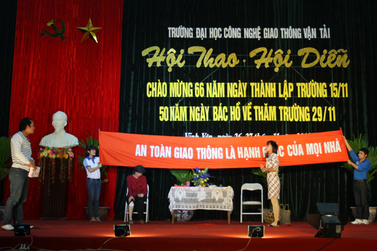 (utt.edu.vn)Hội thao hội diễn 2011 (utt.edu.vn)Hội thao hội diễn 2011
