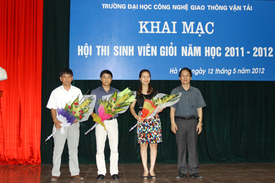 (utt.vn)Hoi thi sinh vien gioi nam hoc 2011 - 2012