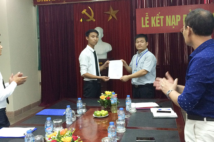 tháng sinh viên tình nguyện