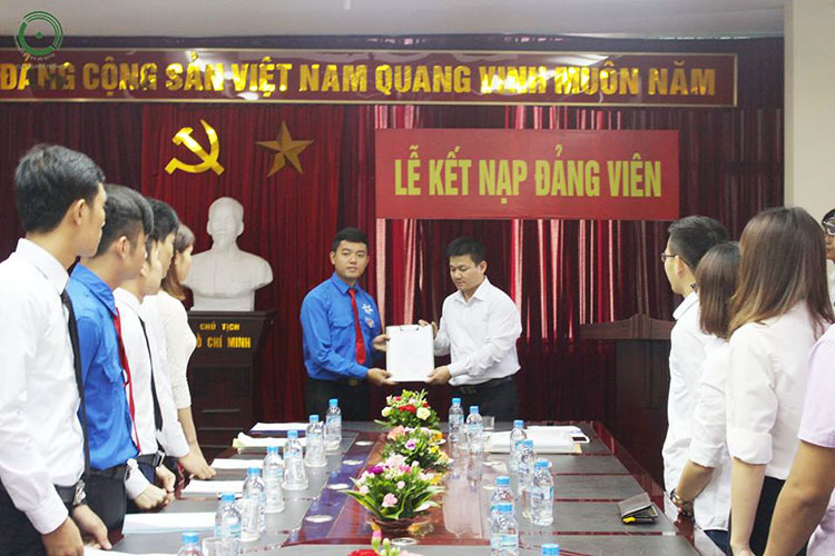 lễ kết nạp đảng viên