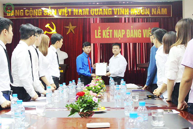 lễ kết nạp đảng viên
