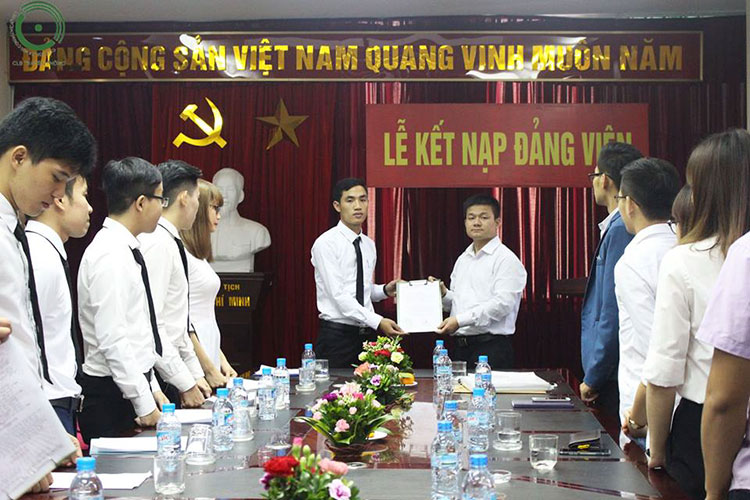 lễ kết nạp đảng viên