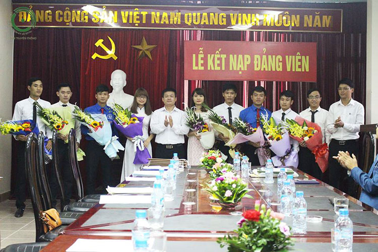 lễ kết nạp đảng viên