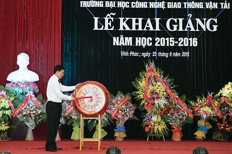 Bộ trưởng Đinh La Thăng