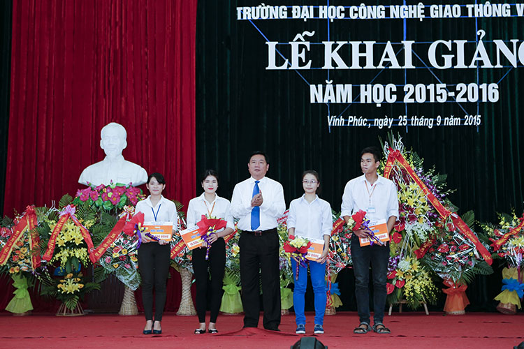 Doanh nghiệp, Nhà tài trợ