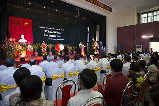 Khai giảng năm học mới 2014 - 2015