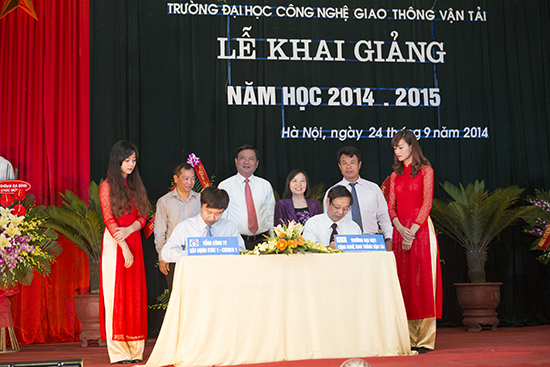 Khai giảng năm học mới 2014 - 2015