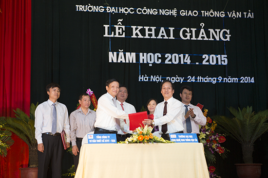 Khai giảng năm học mới 2014 - 2015