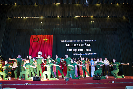 Khai giảng năm học mới 2014 - 2015