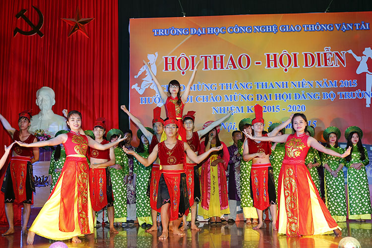 Khai mạc Hội diễn văn nghệ Chào mừng Tháng Thanh niên năm 2015