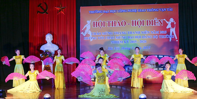 Khai mạc Hội diễn văn nghệ Chào mừng Tháng Thanh niên năm 2015