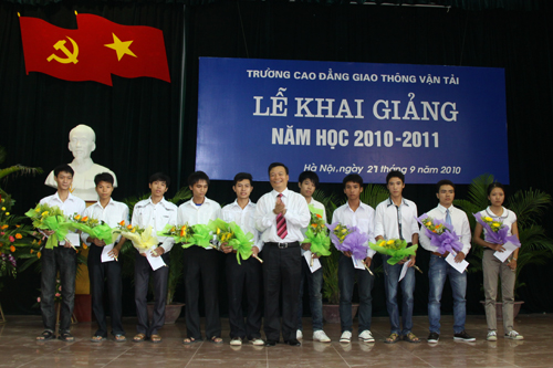 Lễ khai giảng năm học 2010-2011 trường Cao đẳng GTVT
